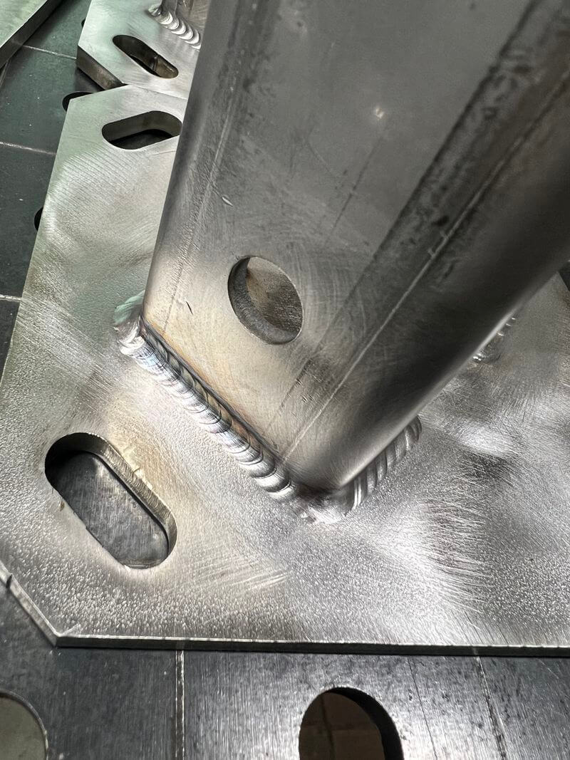 Освещение и контактные сети